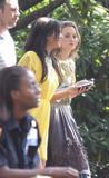 th_62109_Celebutopia-Blake_Lively2_Leighton_Meester8_Michelle_Trachtenberg_on_the_set_of_Gossip_Girl_in_Brooklyn-11_123_362lo.jpg