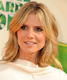 th_72759_celebrity_paradise.com_TheElder_HK64_122_552lo.jpg